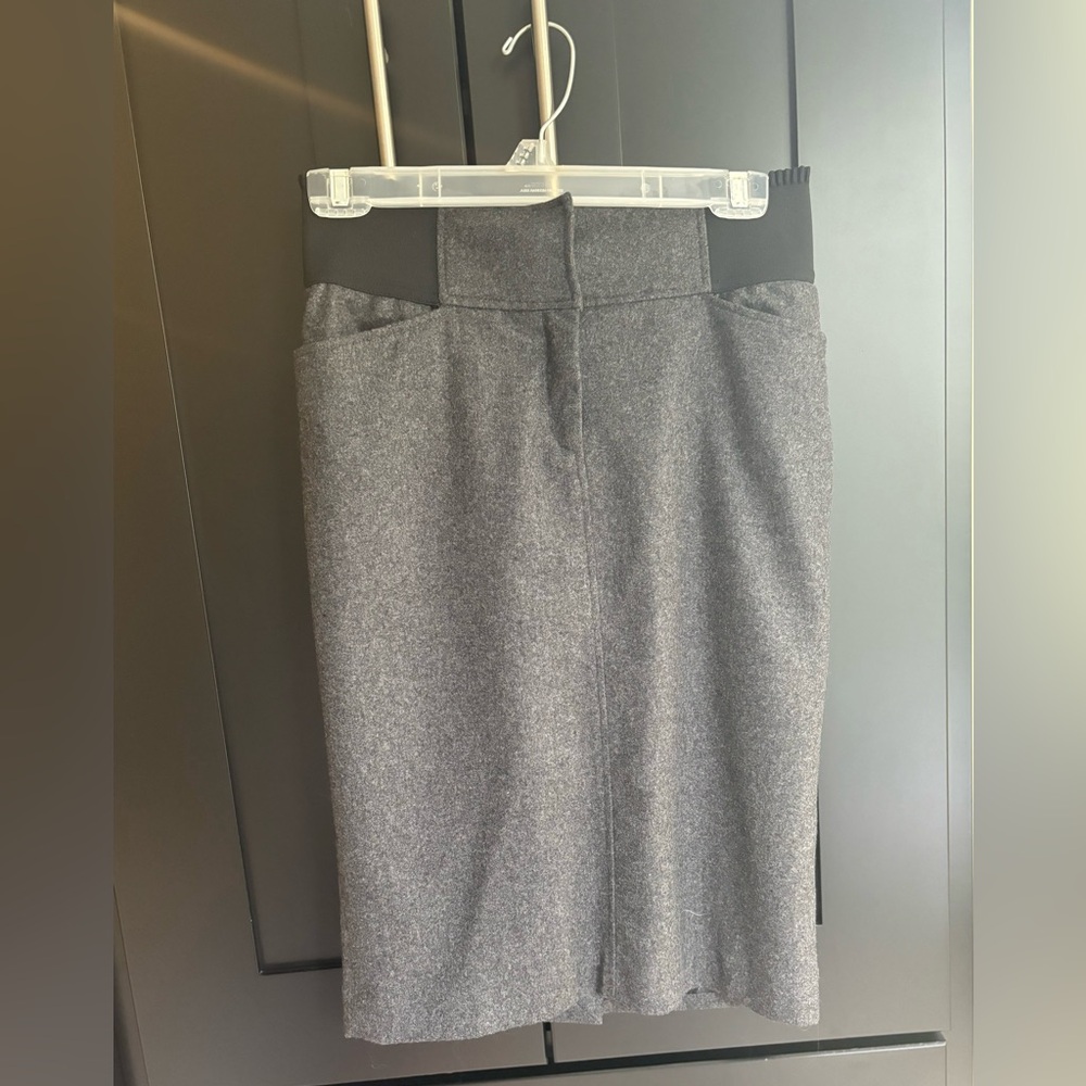 Dolce & Gabbana D&G gray Wool/cash blend pencil skirt sz 40 excellent condition